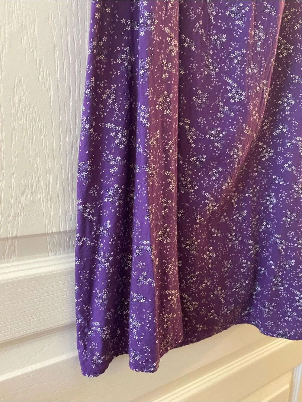 VINTAGE Women’s Floral Midi Skirt w/ Slit in Purple Floral - M